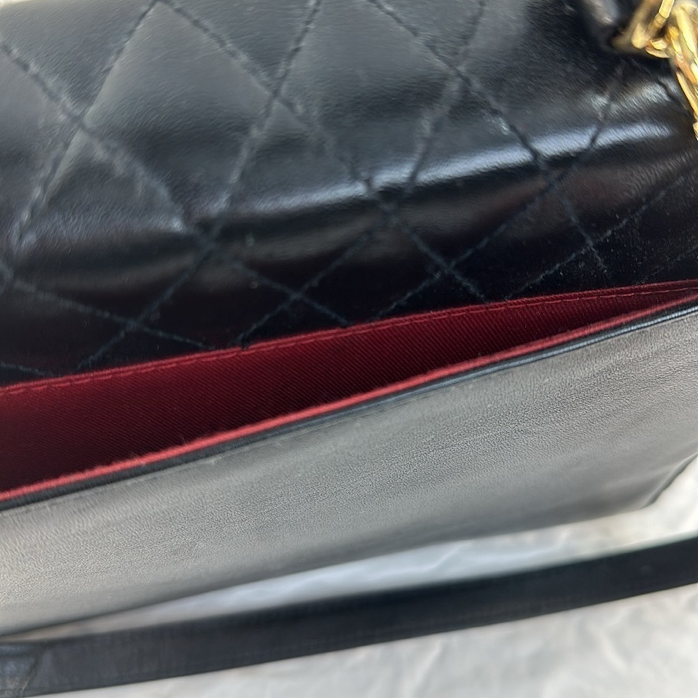 Vintage Fred Hayman Quilted Chic Leather Lady Handbag - Picture 4 of 10